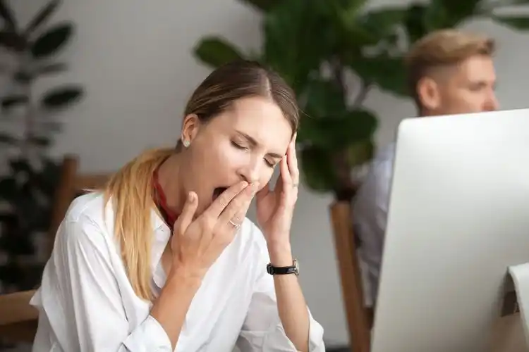 Tidur Udah 8 Jam Tapi Masih Capek? Mungkin Masalahnya Bukan di Jam Tidurnya